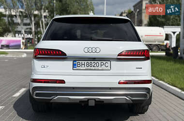 Внедорожник / Кроссовер Audi Q7 2020 в 