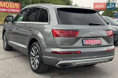 Позашляховик / Кросовер Audi Q7 2016 в 