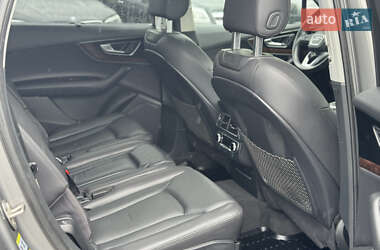 Позашляховик / Кросовер Audi Q7 2016 в 
