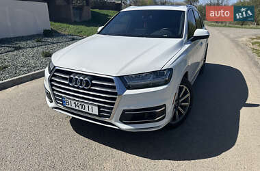 Внедорожник / Кроссовер Audi Q7 2017 в 