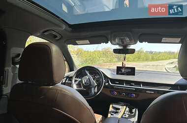 Внедорожник / Кроссовер Audi Q7 2017 в 