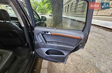 Позашляховик / Кросовер Audi Q7 2013 в 