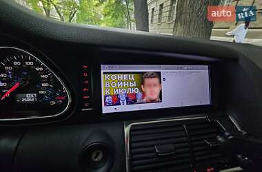 Позашляховик / Кросовер Audi Q7 2013 в 