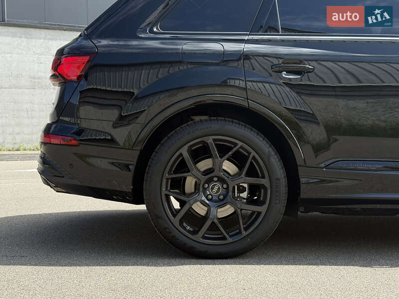 Внедорожник / Кроссовер Audi Q7 2025 в Киеве