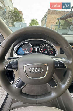 Внедорожник / Кроссовер Audi Q7 2012 в 