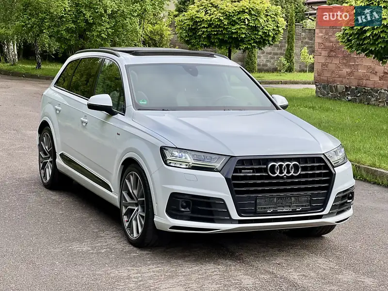 Внедорожник / Кроссовер Audi Q7 2018 в 