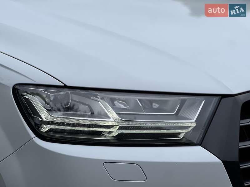 Позашляховик / Кросовер Audi Q7 2018 в Рівному