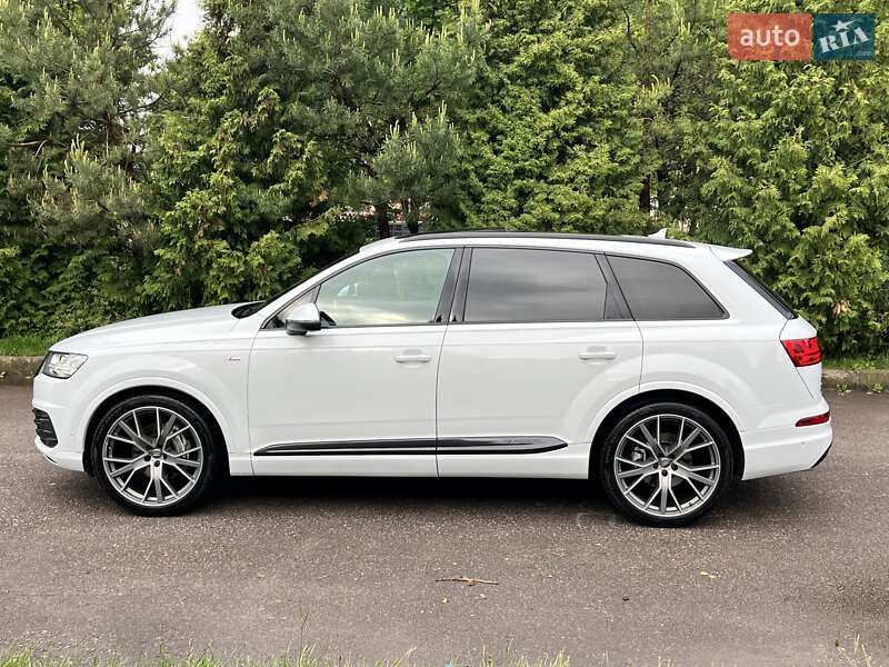 Позашляховик / Кросовер Audi Q7 2018 в Рівному