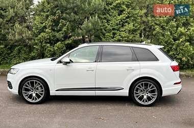 Внедорожник / Кроссовер Audi Q7 2018 в 