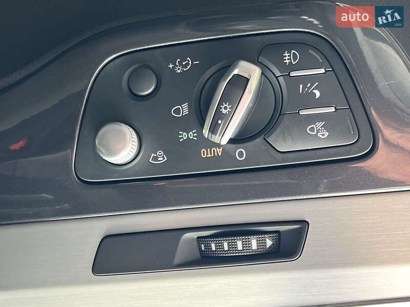 Позашляховик / Кросовер Audi Q7 2018 в Рівному