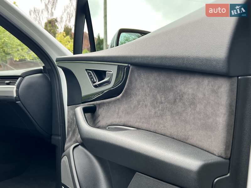 Позашляховик / Кросовер Audi Q7 2018 в Рівному