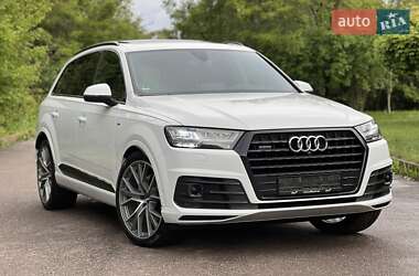 Внедорожник / Кроссовер Audi Q7 2018 в 
