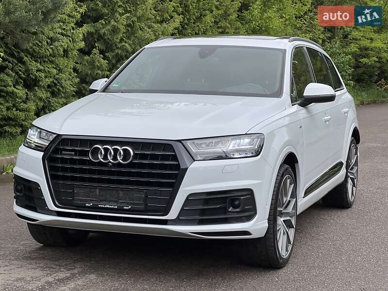 Позашляховик / Кросовер Audi Q7 2018 в Рівному