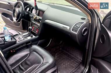 Позашляховик / Кросовер Audi Q7 2010 в 