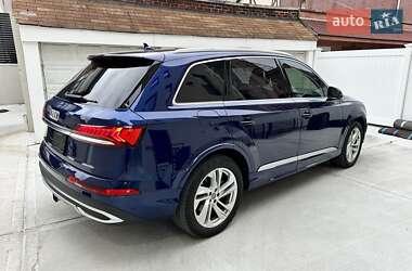Внедорожник / Кроссовер Audi Q7 2020 в 