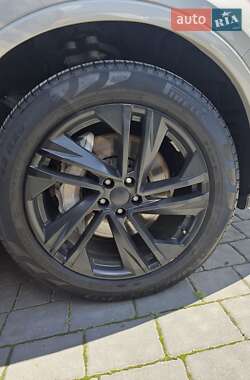 Внедорожник / Кроссовер Audi Q7 2021 в 