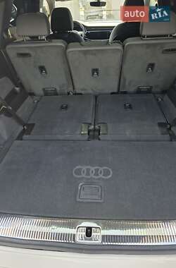 Внедорожник / Кроссовер Audi Q7 2021 в 