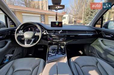 Внедорожник / Кроссовер Audi Q7 2016 в 