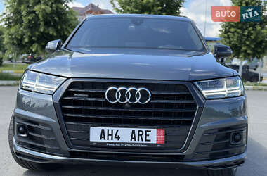 Позашляховик / Кросовер Audi Q7 2018 в 