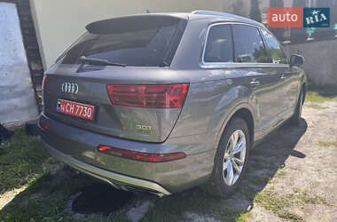 Внедорожник / Кроссовер Audi Q7 2017 в 