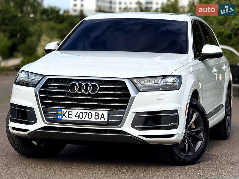 Позашляховик / Кросовер Audi Q7 2016 в 