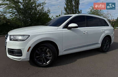 Позашляховик / Кросовер Audi Q7 2016 в 