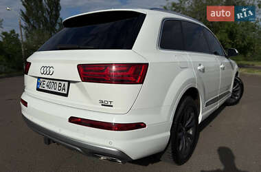 Позашляховик / Кросовер Audi Q7 2016 в 