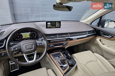 Внедорожник / Кроссовер Audi Q7 2018 в 