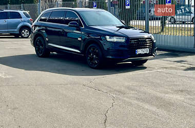 Внедорожник / Кроссовер Audi Q7 2016 в 
