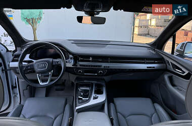 Внедорожник / Кроссовер Audi Q7 2017 в 
