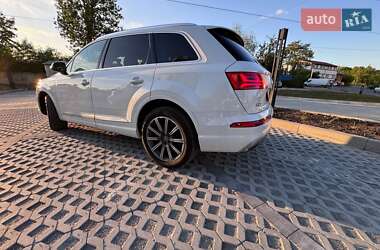 Внедорожник / Кроссовер Audi Q7 2017 в 