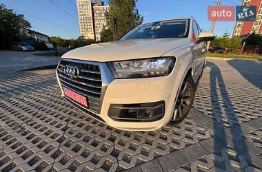 Внедорожник / Кроссовер Audi Q7 2017 в 