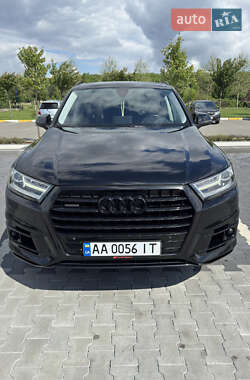 Позашляховик / Кросовер Audi Q7 2016 в 