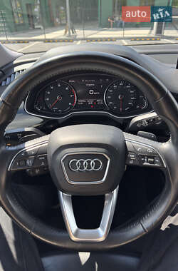 Позашляховик / Кросовер Audi Q7 2016 в 