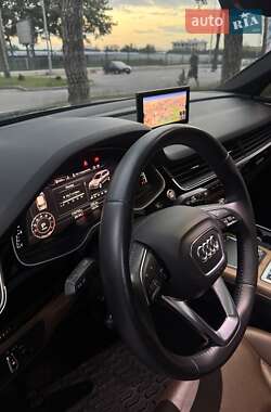 Внедорожник / Кроссовер Audi Q7 2017 в 
