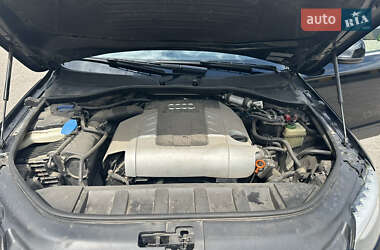 Внедорожник / Кроссовер Audi Q7 2009 в 