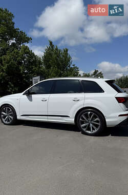 Внедорожник / Кроссовер Audi Q7 2025 в 