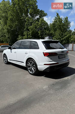 Внедорожник / Кроссовер Audi Q7 2025 в 