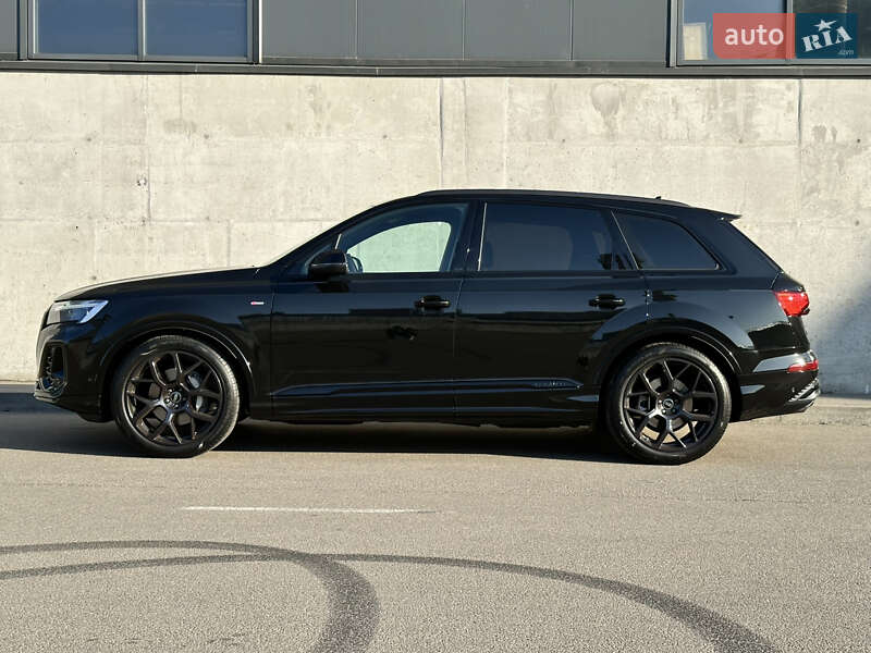 Внедорожник / Кроссовер Audi Q7 2025 в Киеве