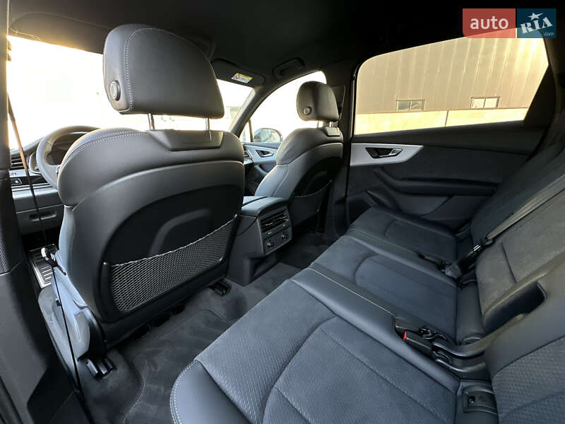 Внедорожник / Кроссовер Audi Q7 2025 в Киеве