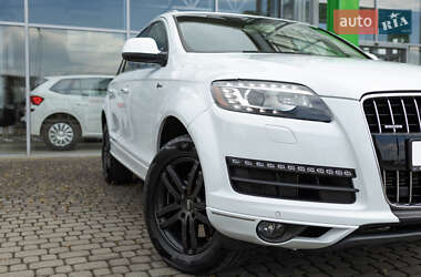 Внедорожник / Кроссовер Audi Q7 2015 в 