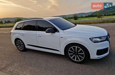 Внедорожник / Кроссовер Audi Q7 2017 в 