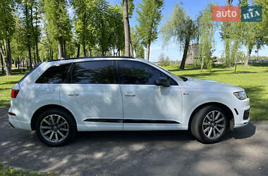 Внедорожник / Кроссовер Audi Q7 2018 в 