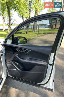 Внедорожник / Кроссовер Audi Q7 2018 в 