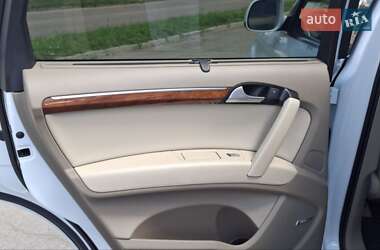 Внедорожник / Кроссовер Audi Q7 2013 в 
