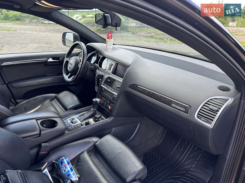 Позашляховик / Кросовер Audi Q7 2011 в Косові