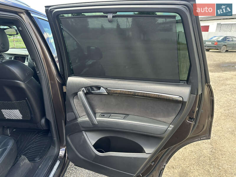 Позашляховик / Кросовер Audi Q7 2011 в Косові