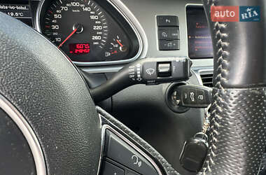 Внедорожник / Кроссовер Audi Q7 2011 в 