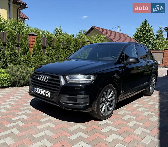 Внедорожник / Кроссовер Audi Q7 2017 в 