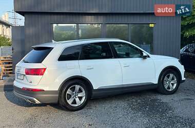 Внедорожник / Кроссовер Audi Q7 2015 в 